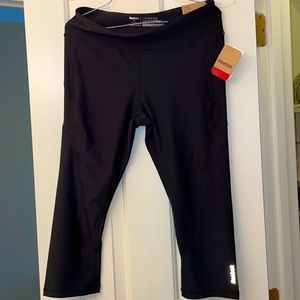 Nwt Reebok skinny capri size large black